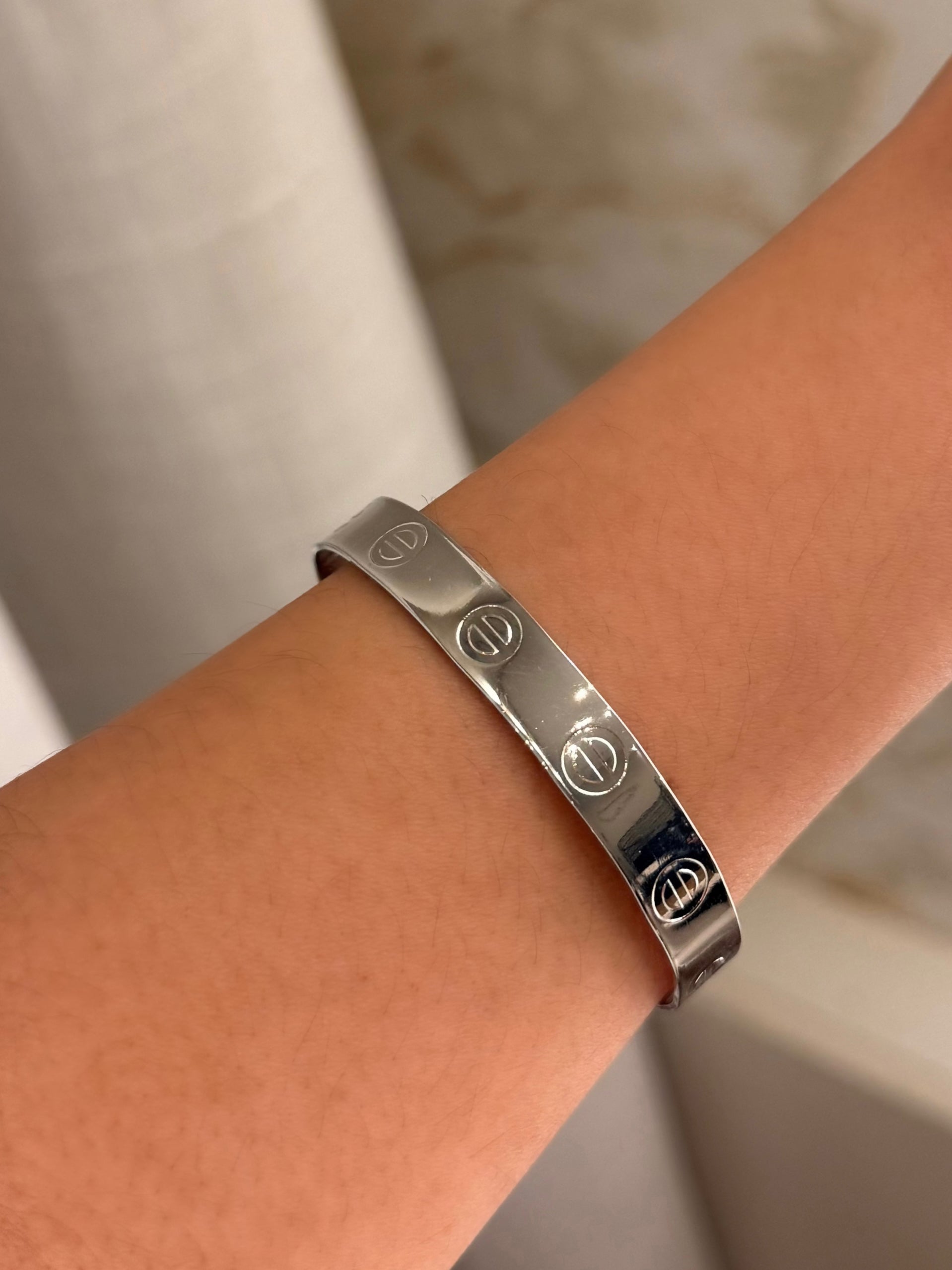 Pulseira Bracelete Inspiração Ródio