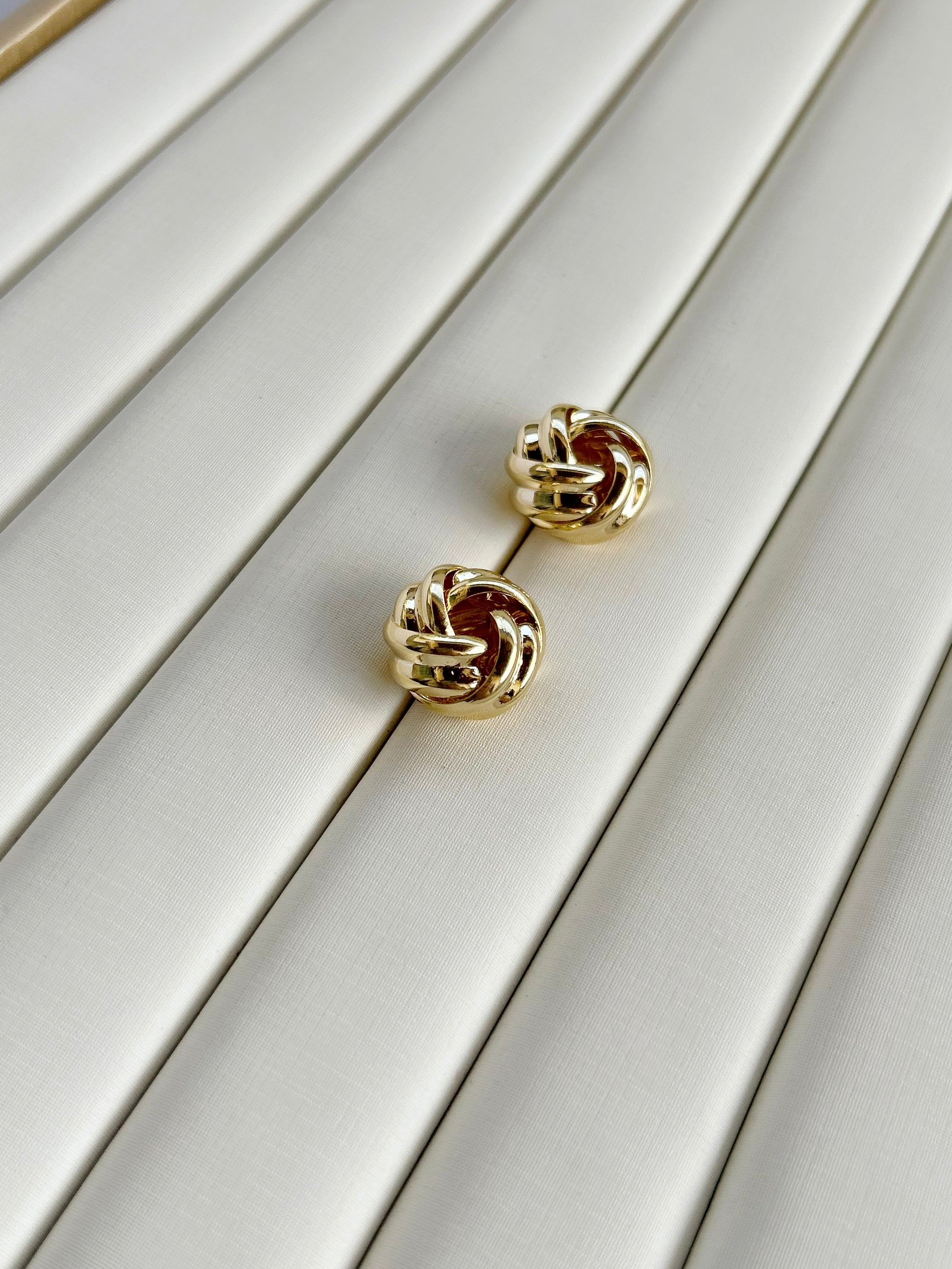 Brinco Lisboa Dourado