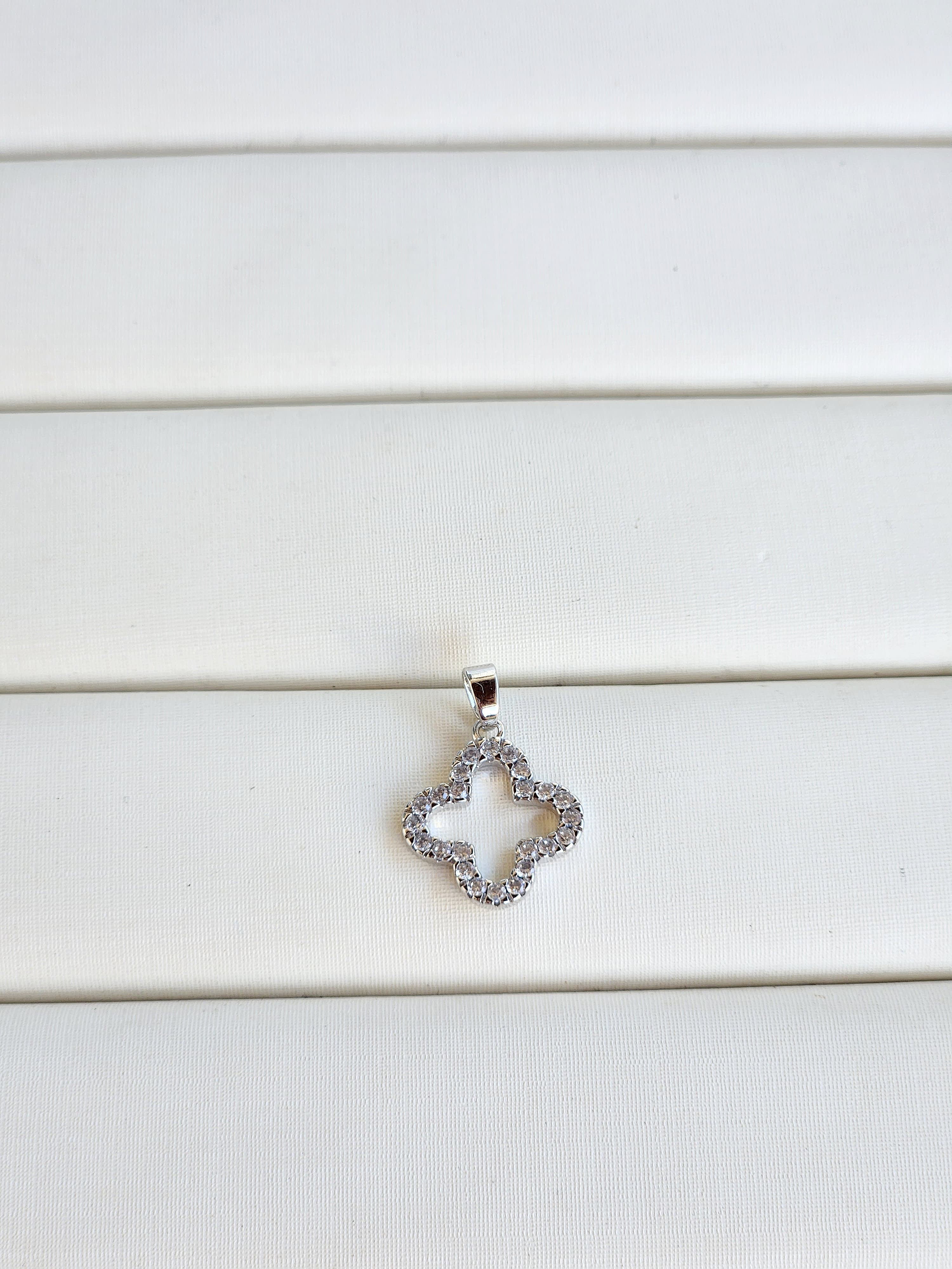 Colar Inspiração Trevo Vazado Ródio