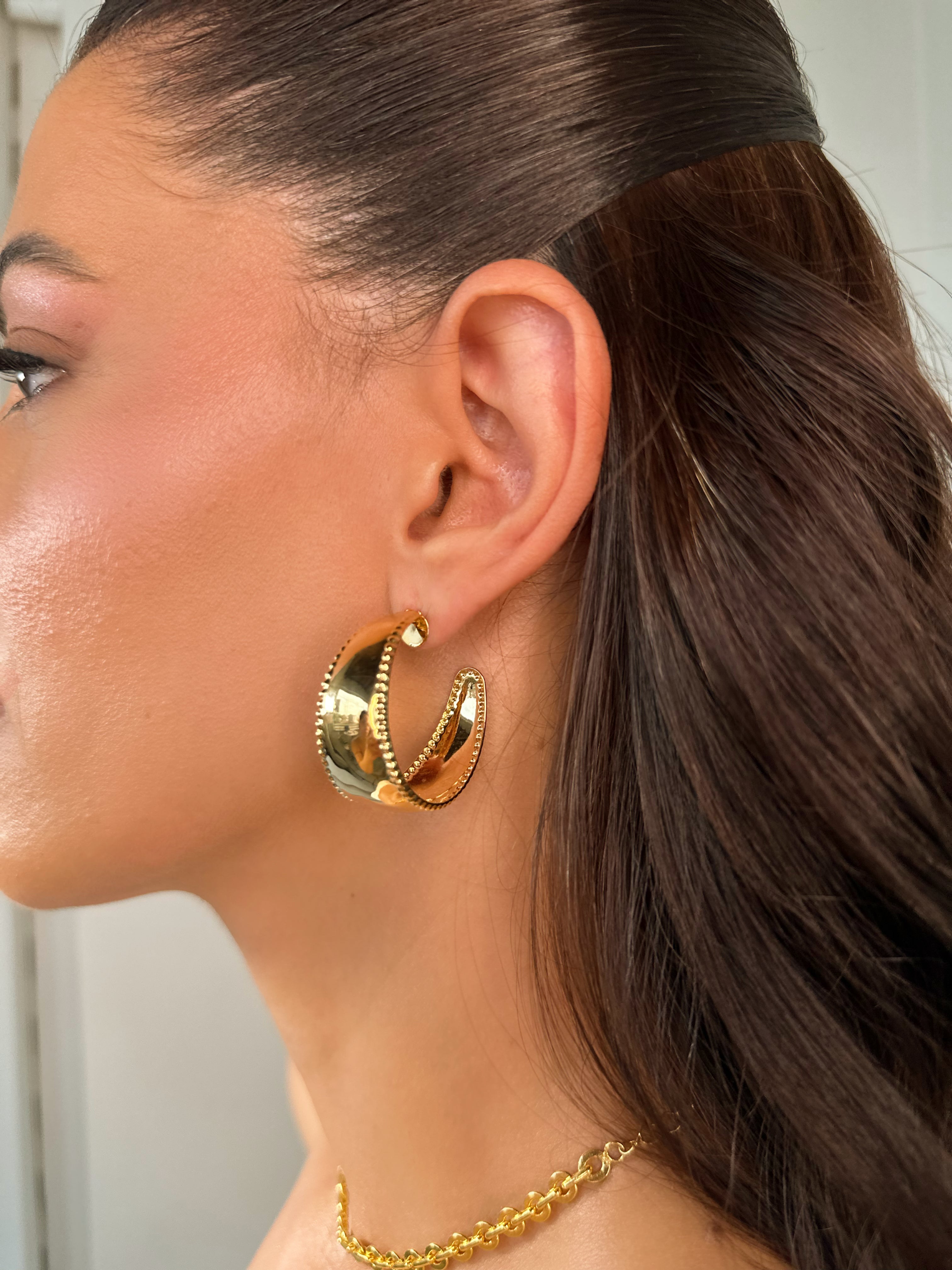 Argola Grossa Dourada