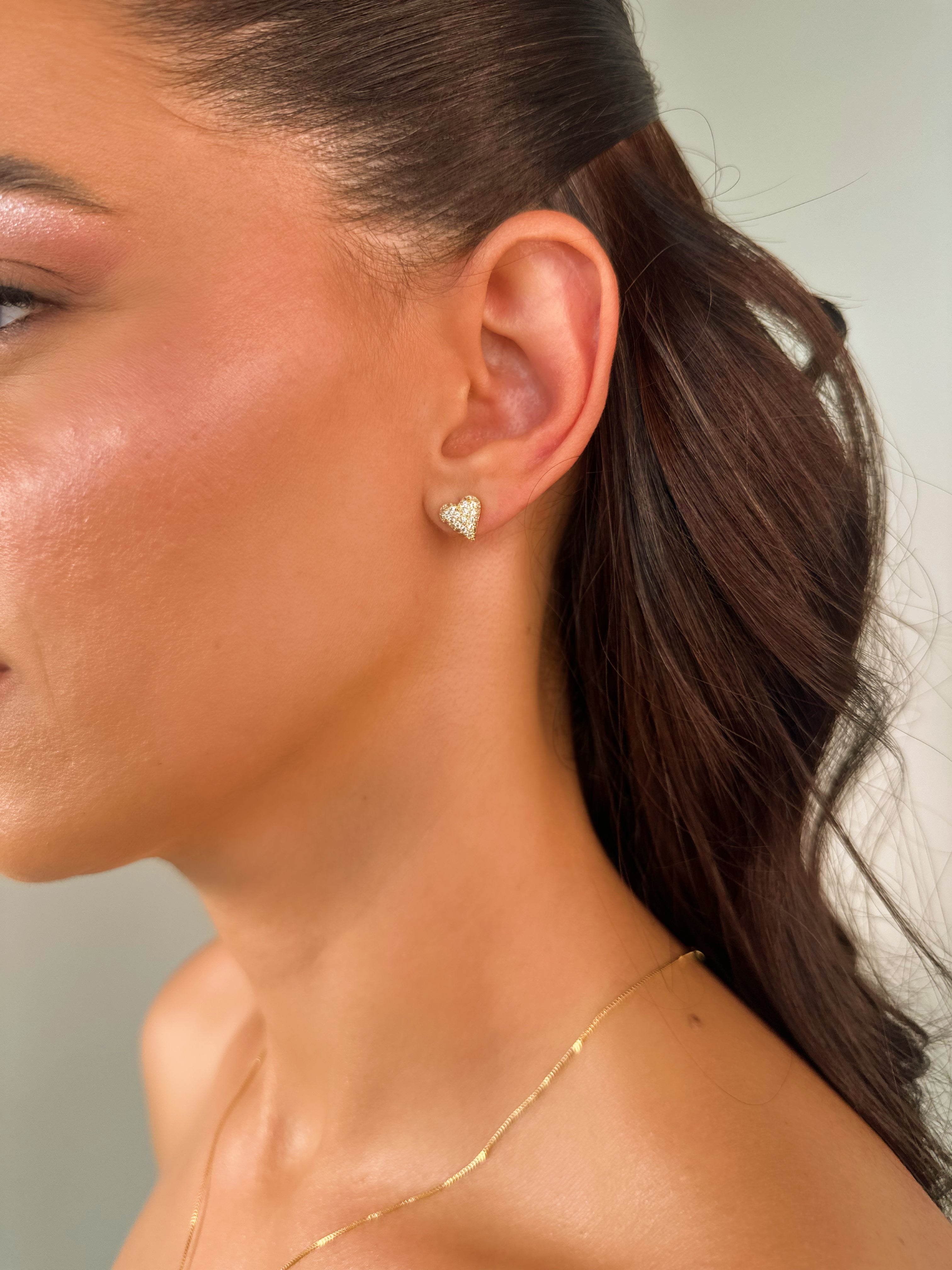 Brinco Coração Petit Cravejado Dourado