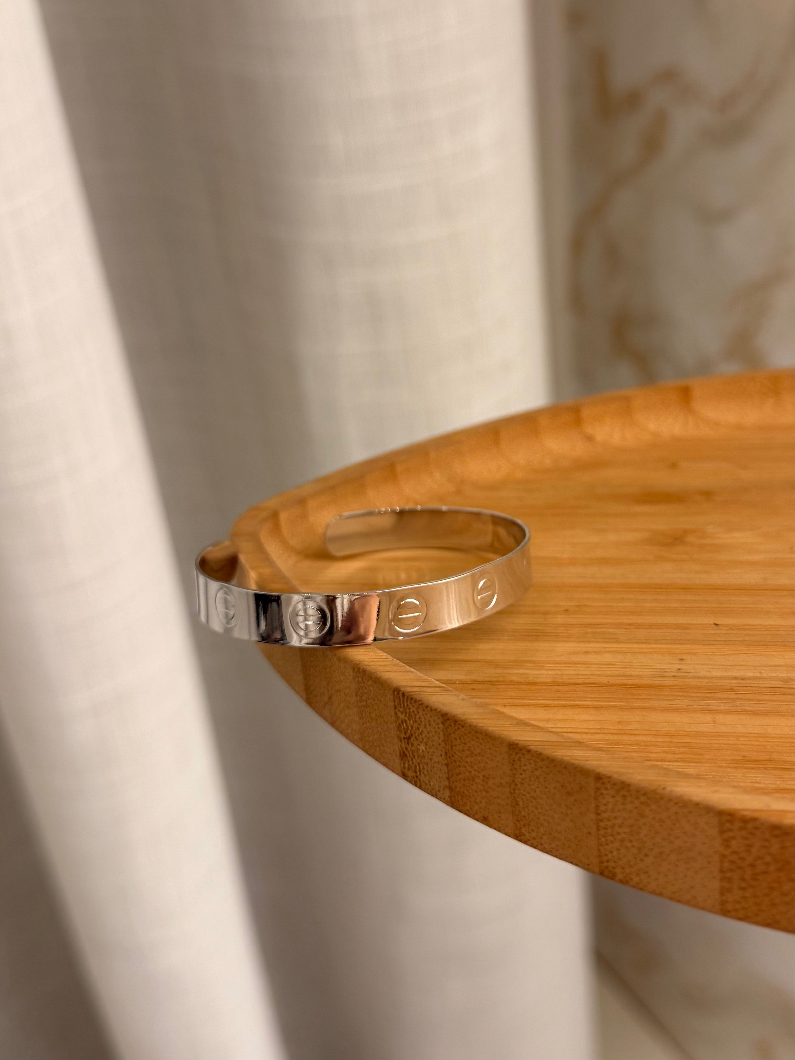 Pulseira Bracelete Inspiração Ródio