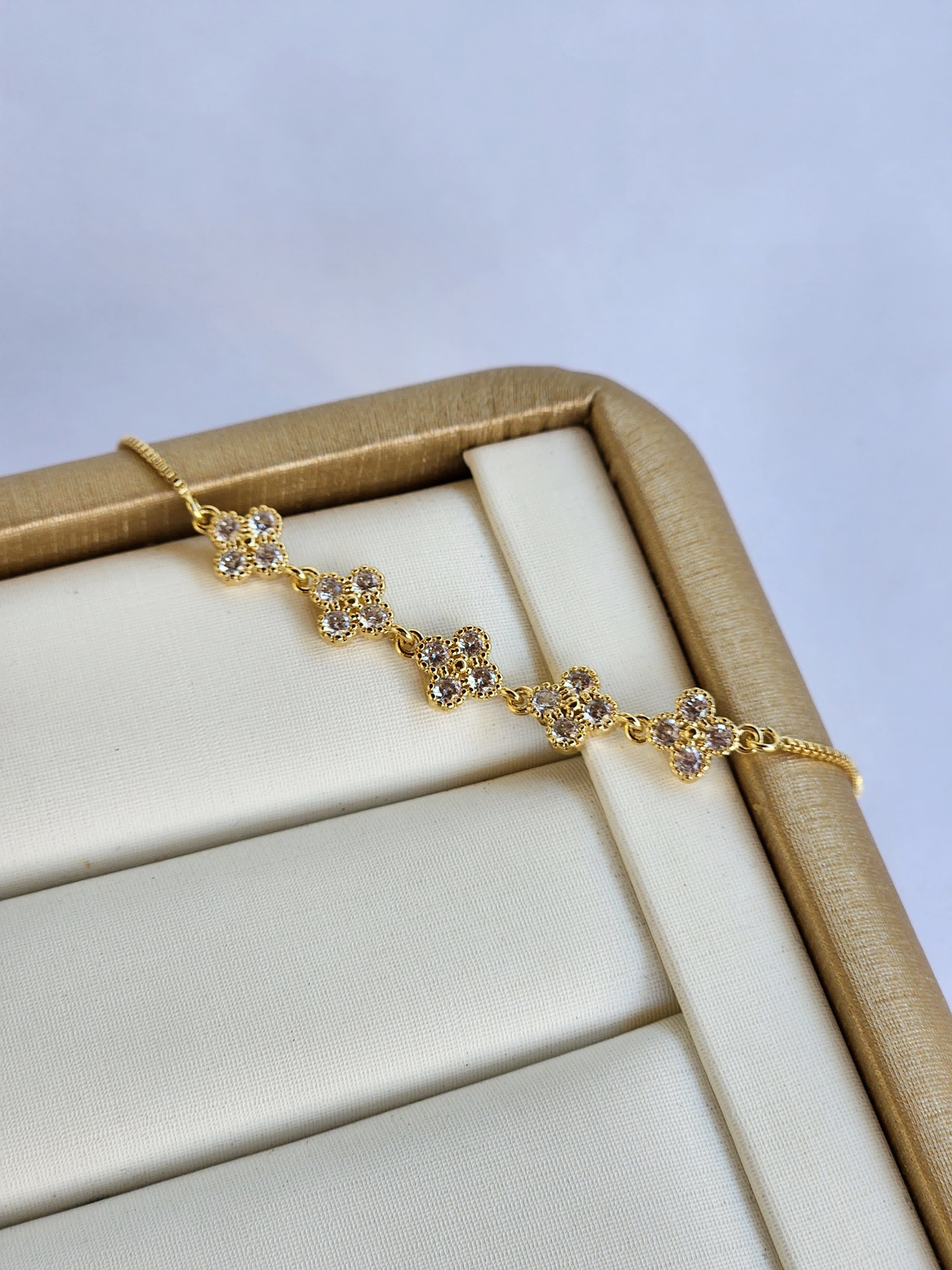 Pulseira Cinco Trevos Dourada