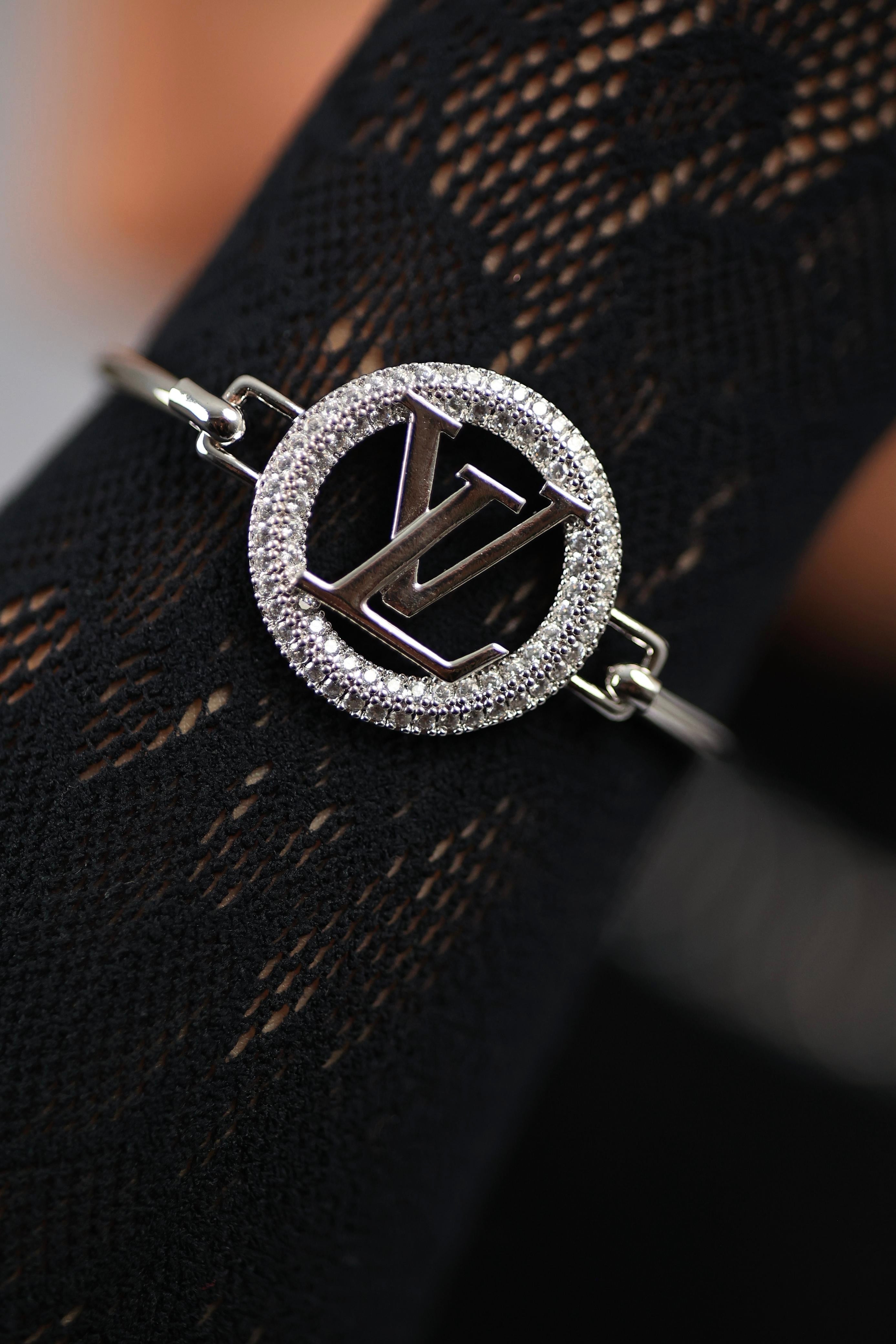 Pulseira Bracelete Inspired Banho Ródio