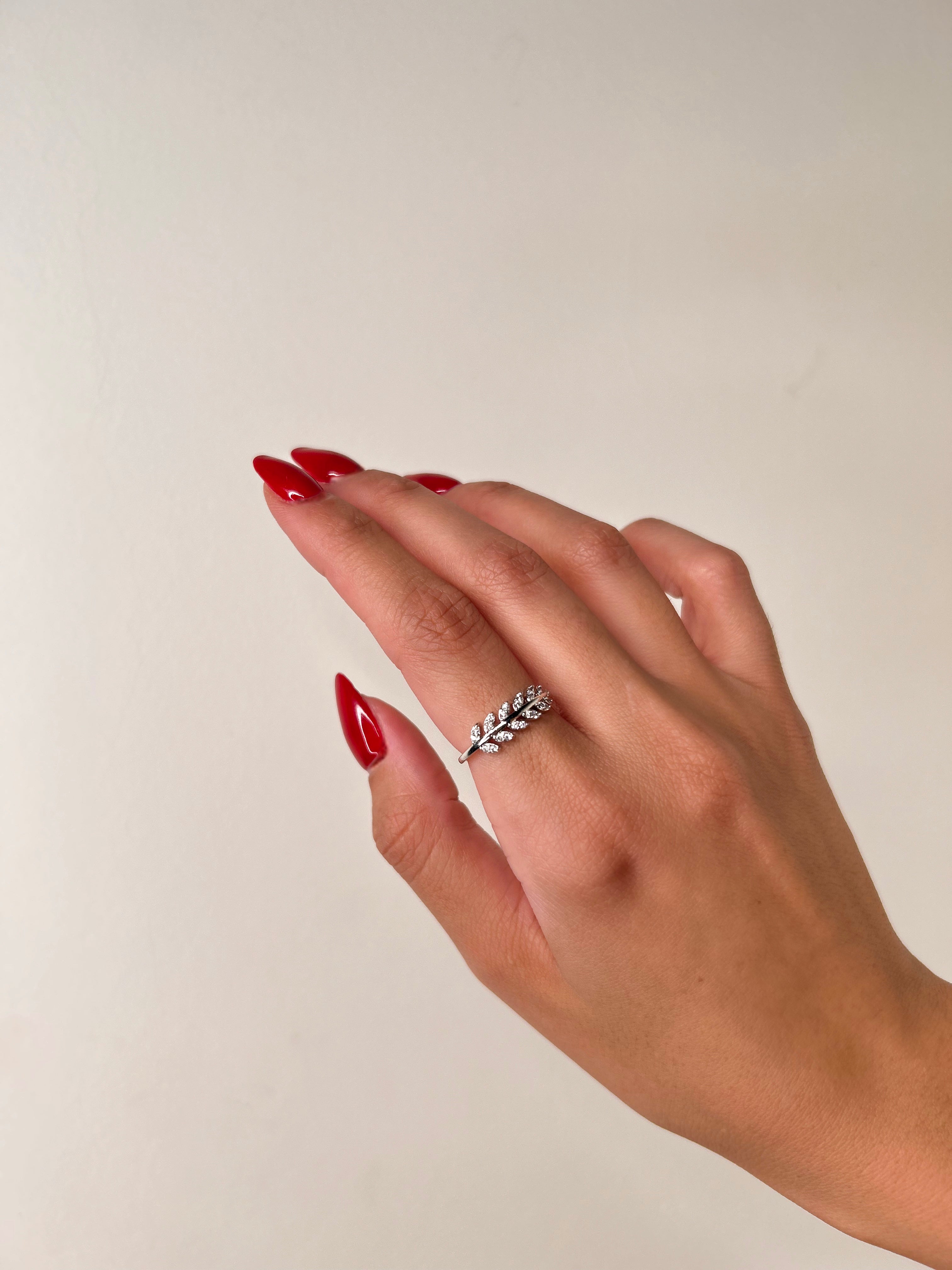 Anel Pena Banho Ródio Premium