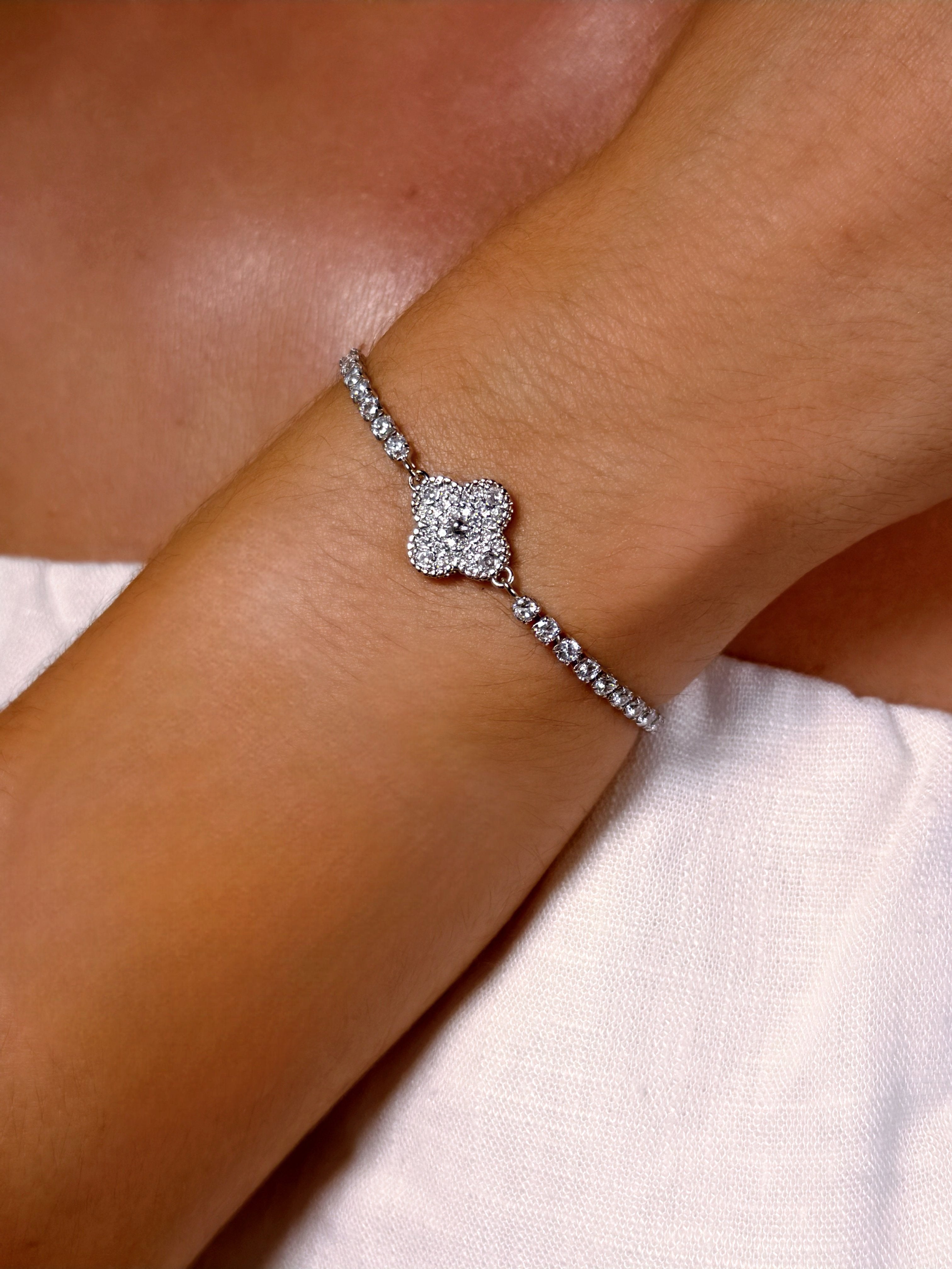 Pulseira Trevo Banho Ródio