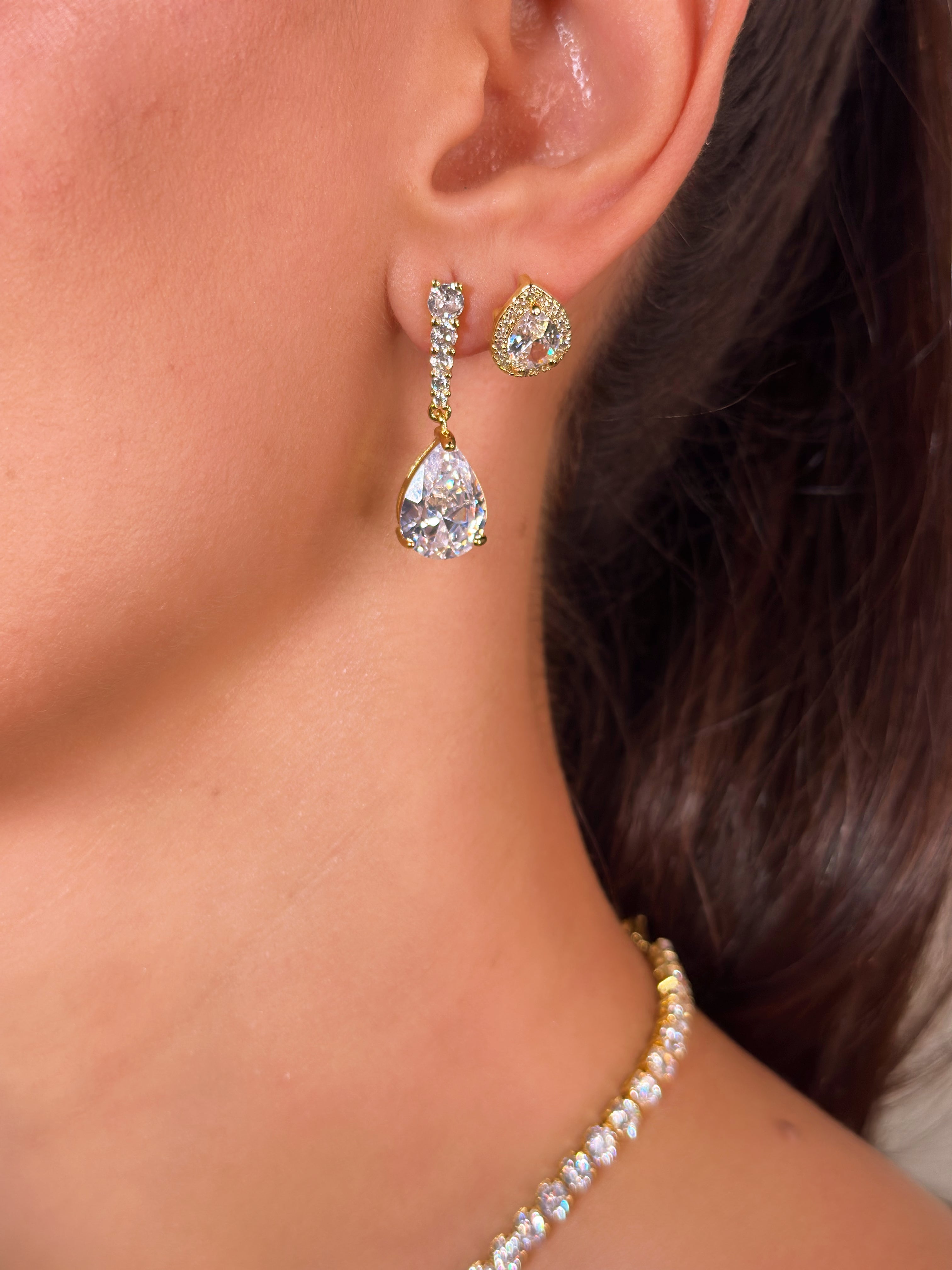 Brinco Gota Zircônia Dourado