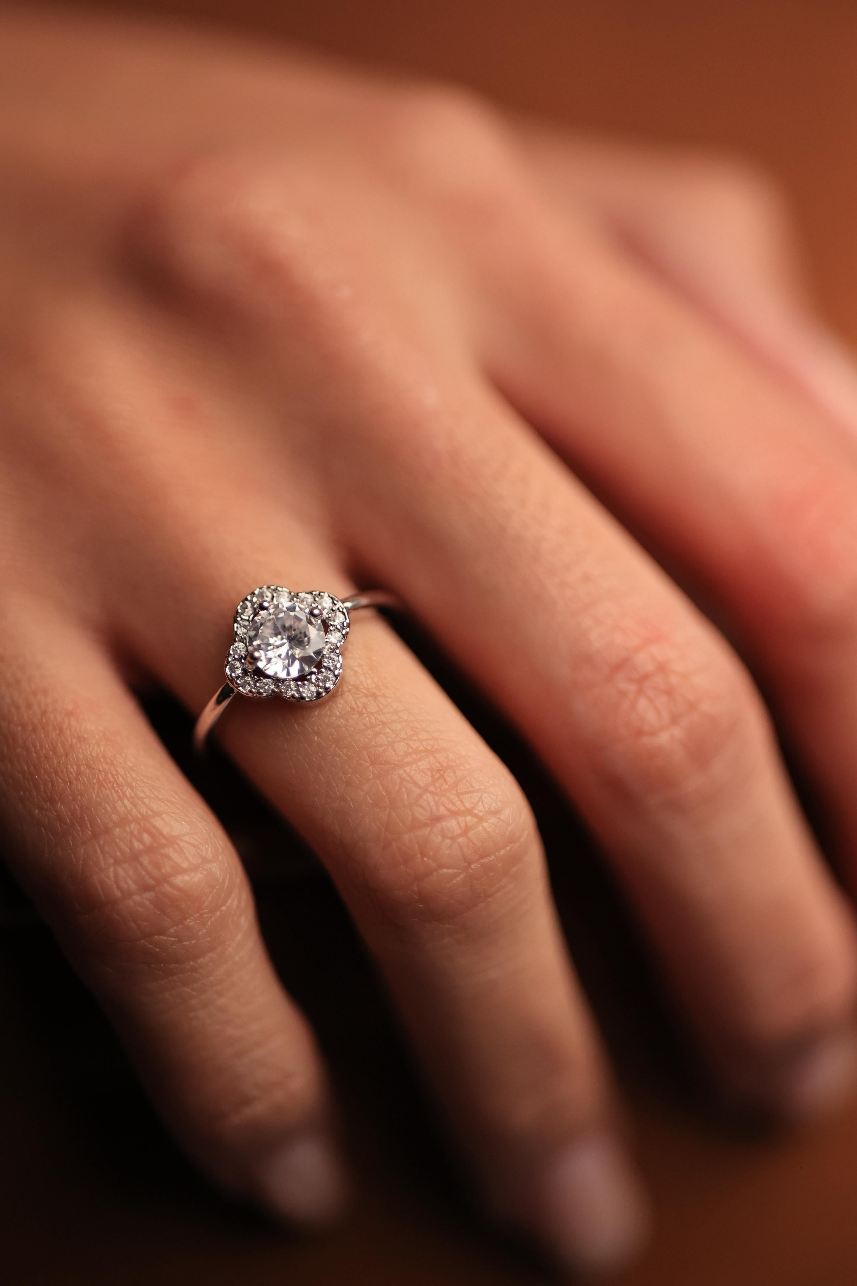 Anel Flor Banho Ródio Premium