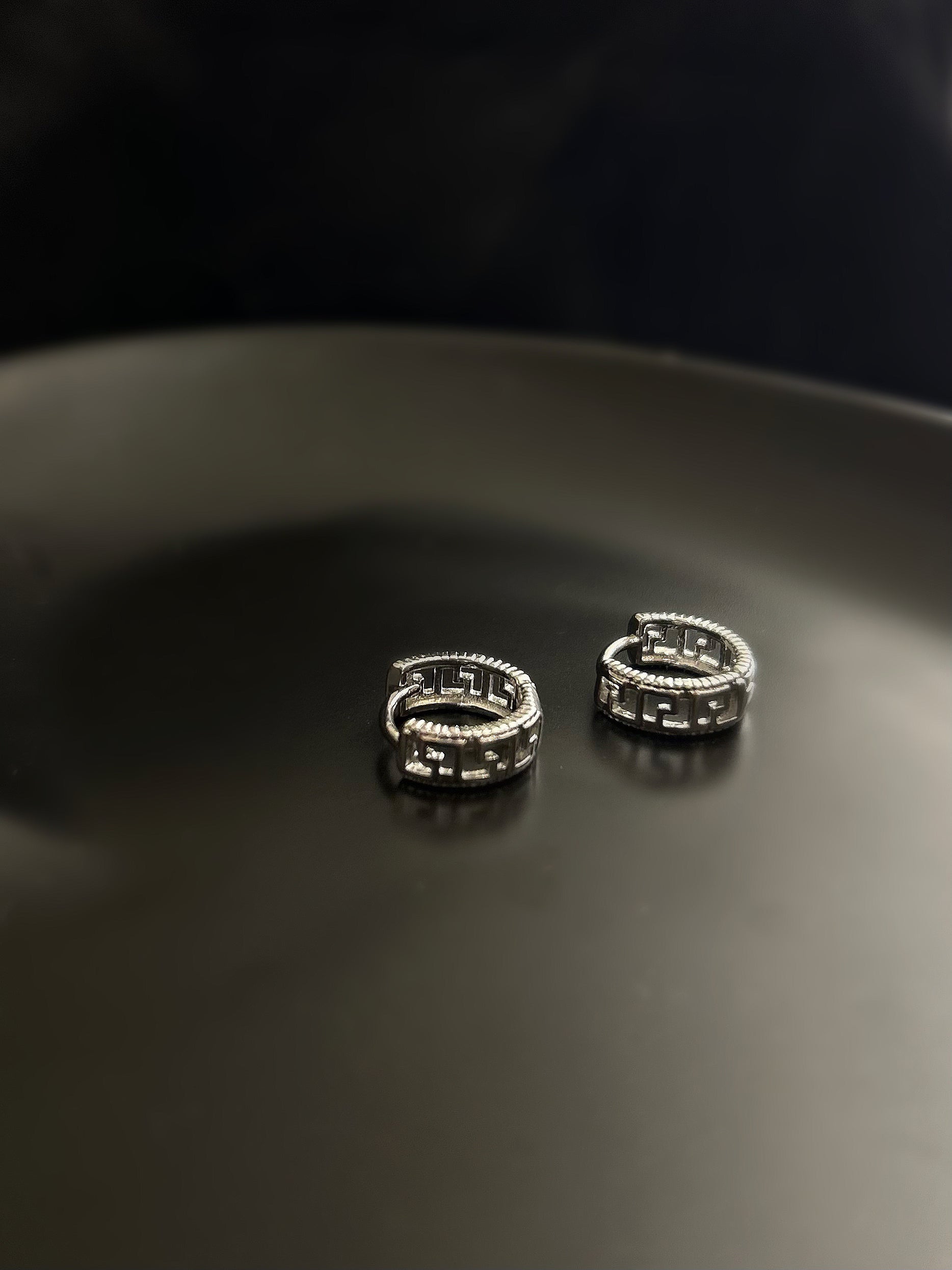 Argola Inspired Banho Ródio Premium