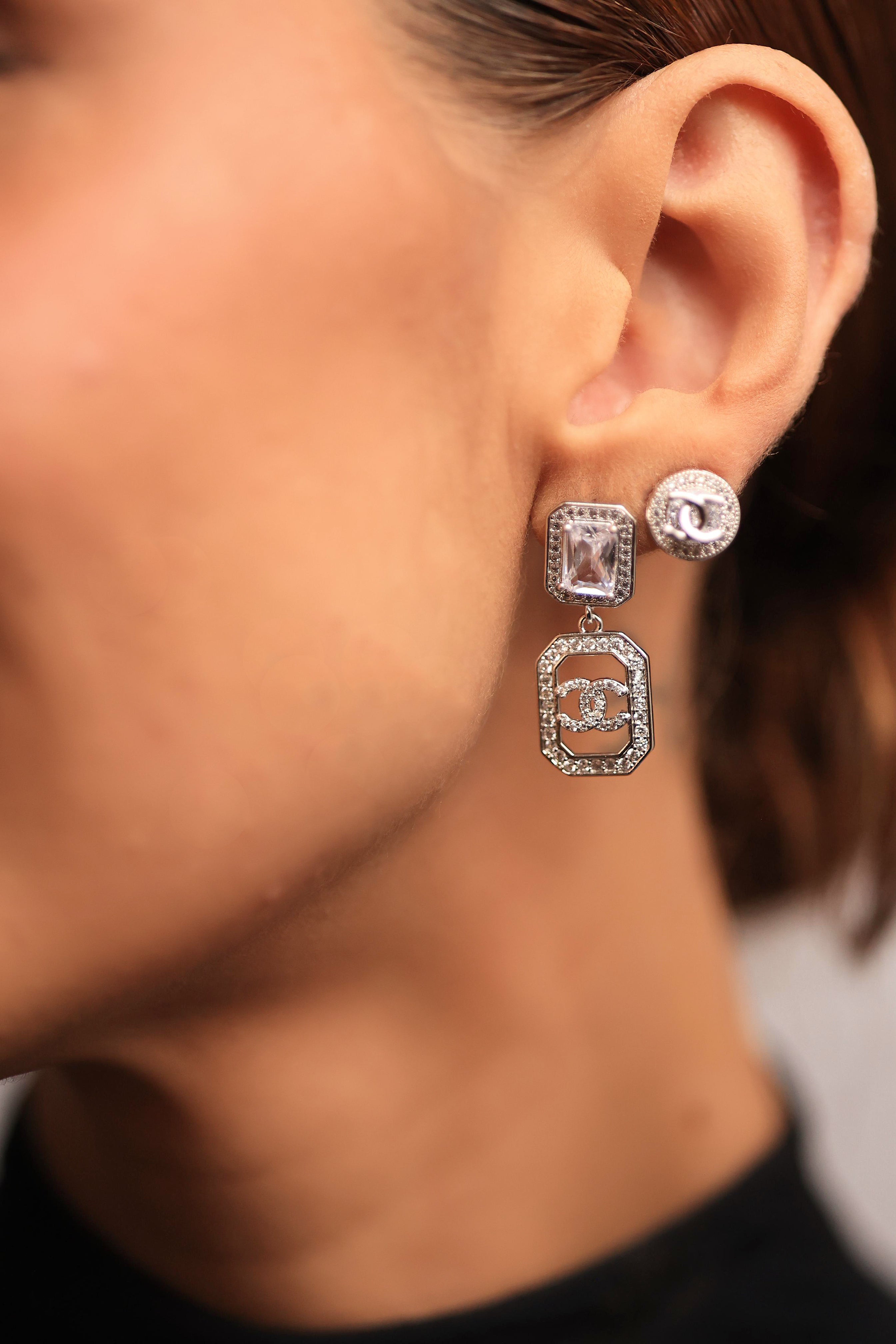 Brinco Inspired Redondo com Zircônia Banho Ródio