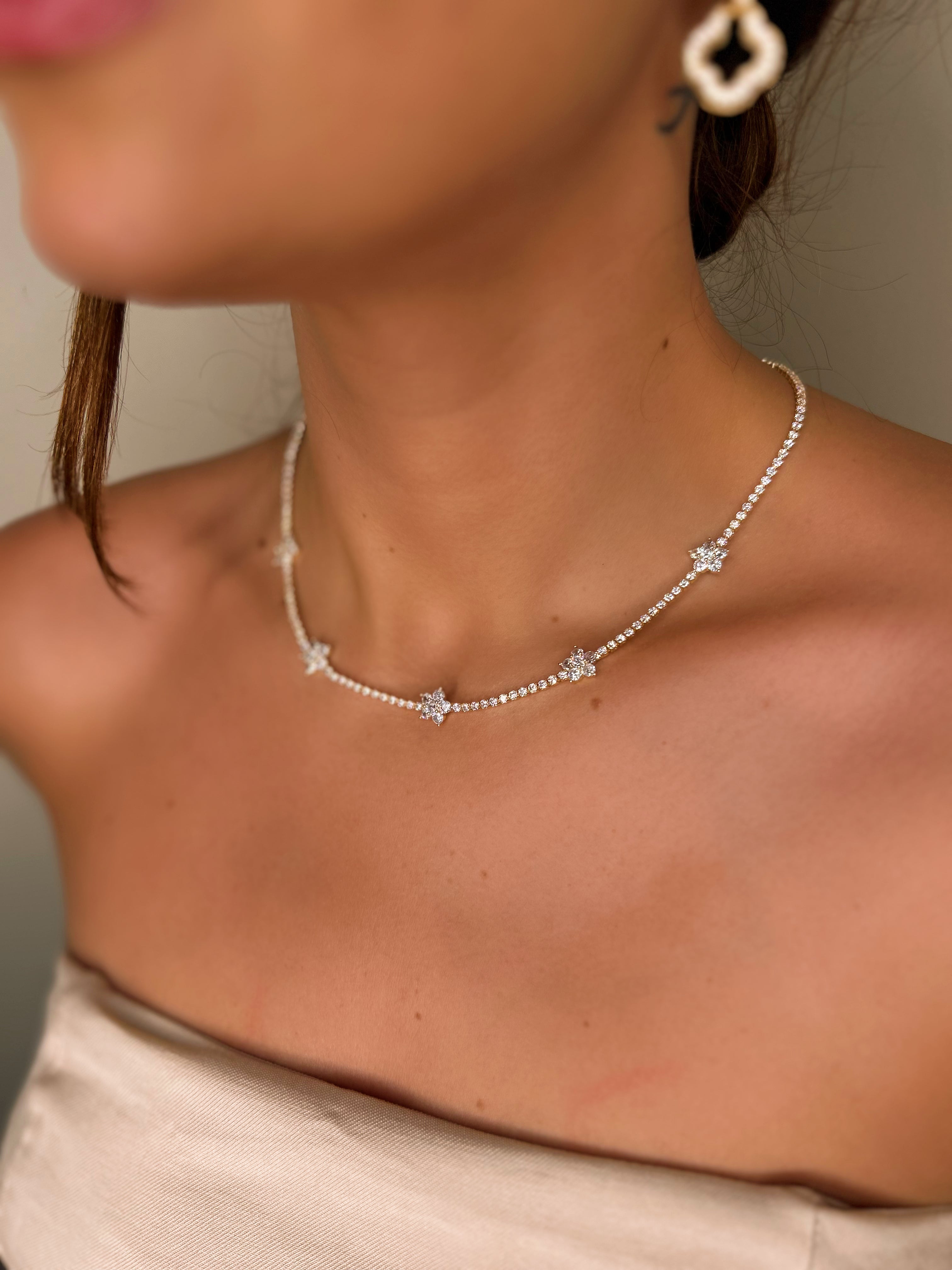 Colar Riviera Flor Dourada