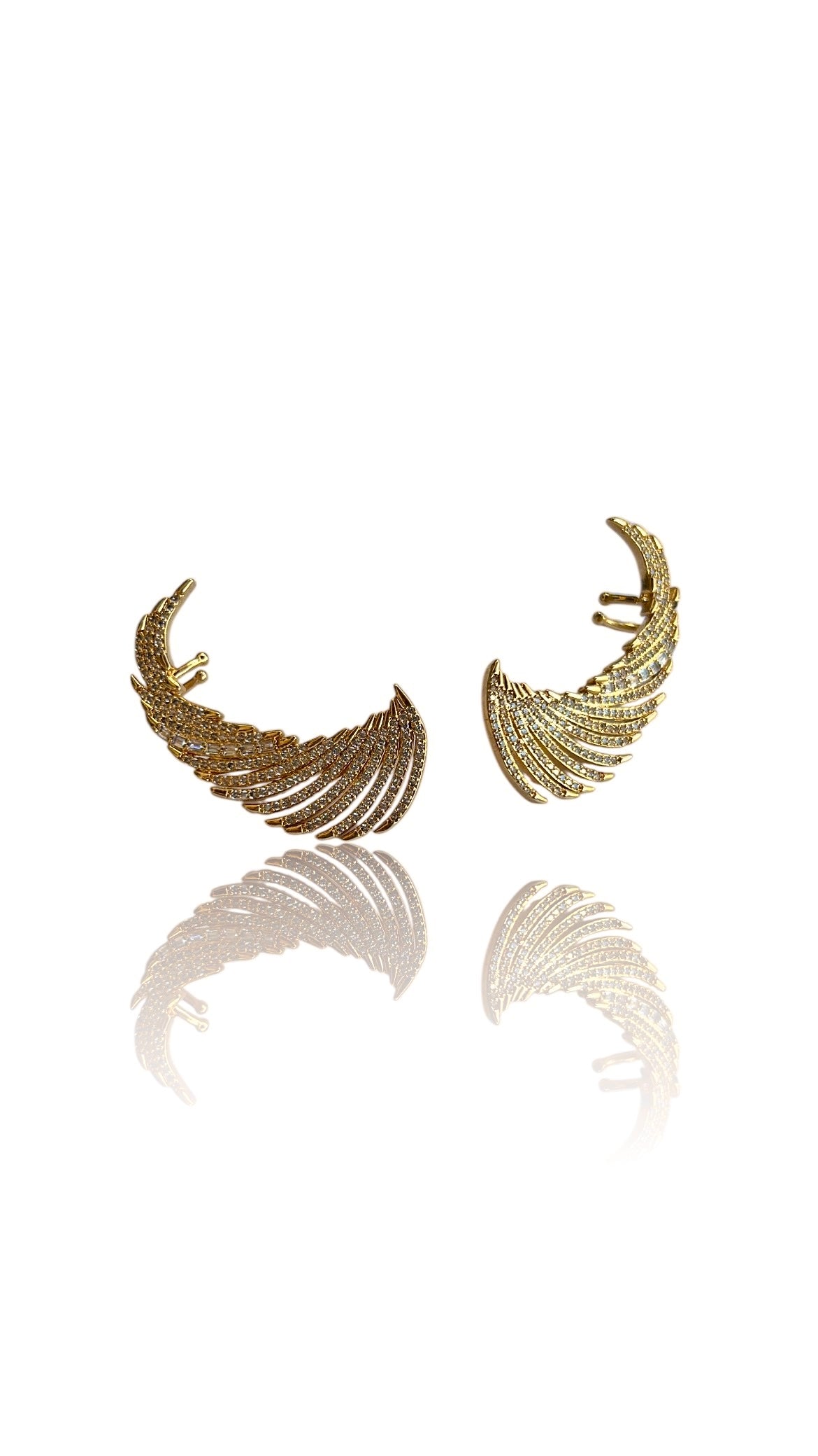 Brinco Ear Cuff Cravejado