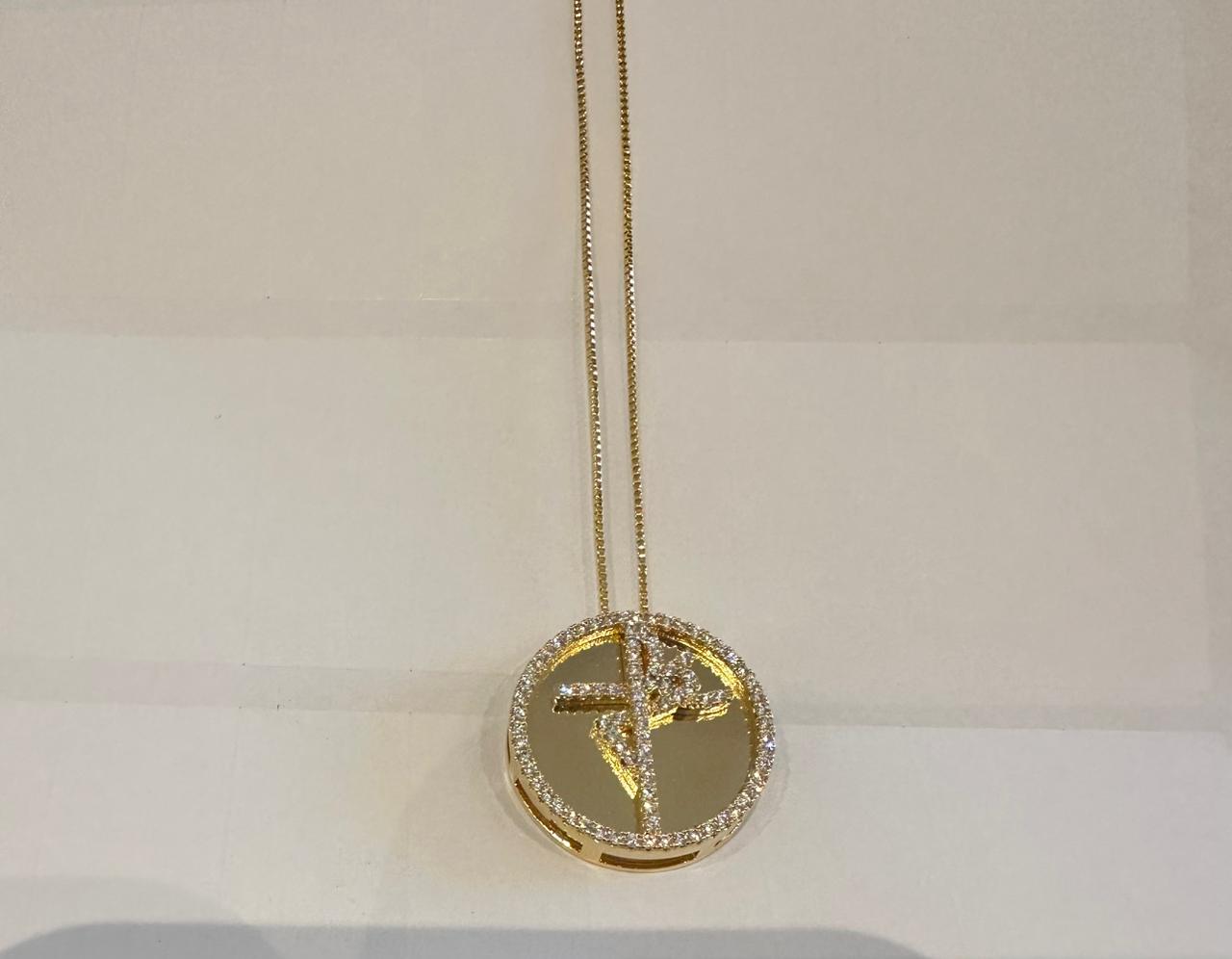 Colar Fé Cravejado Dourado